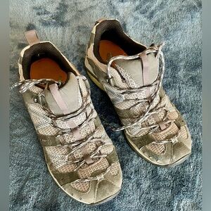 Merrell women hiking shoes size 7.5
